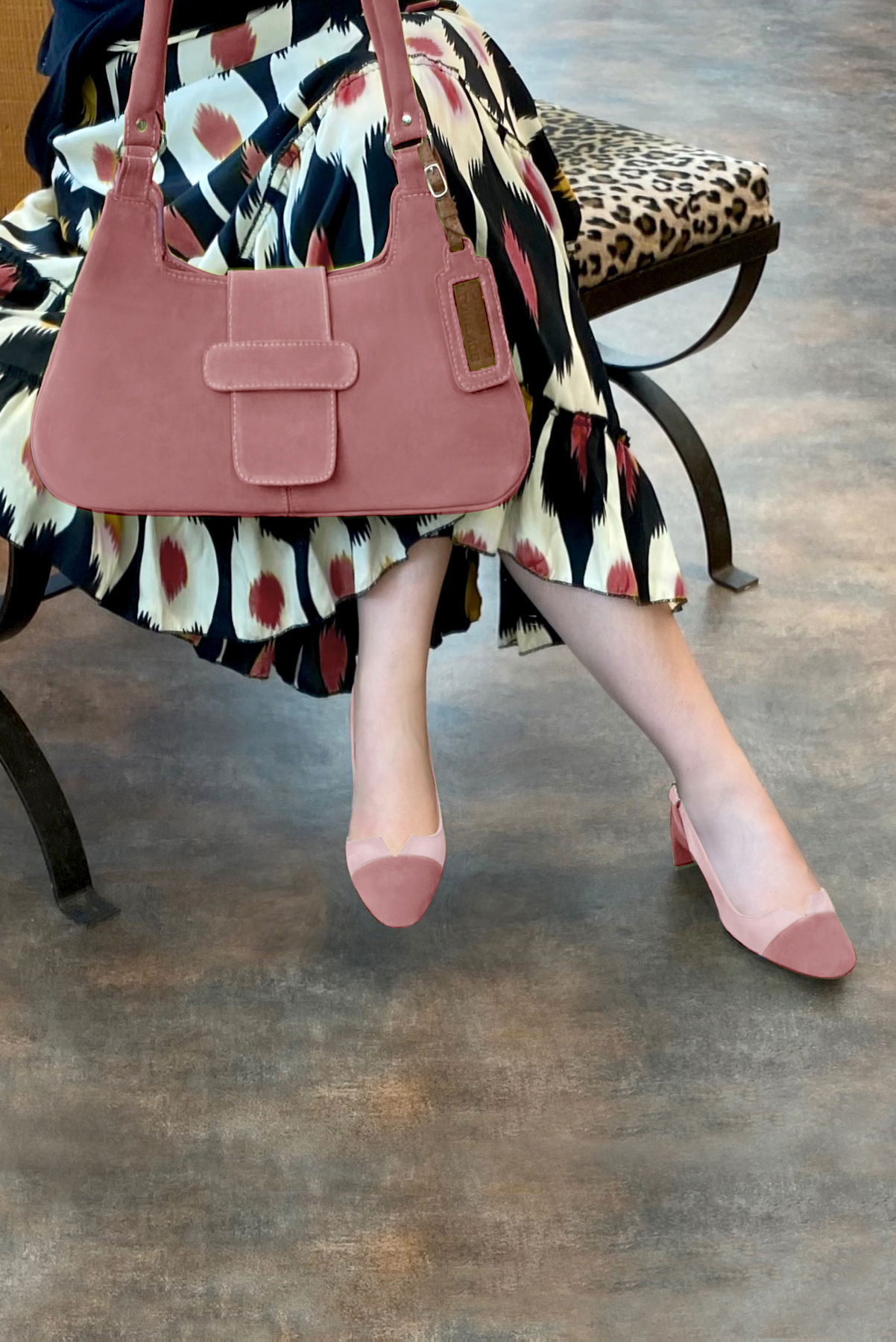 Dusty rose pink women's slingback shoes. Round toe. Medium comma heels. Worn view - Florence KOOIJMAN